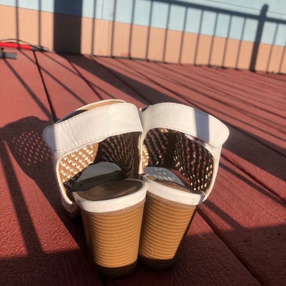 Heels - Picture 3 of 4